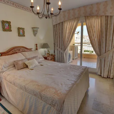 Cyv - Beautiful With Sea Views Apartment
